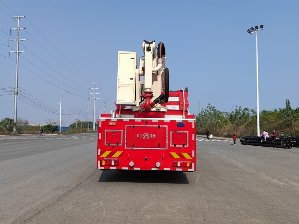 25米舉高噴射消防車(chē)圖片